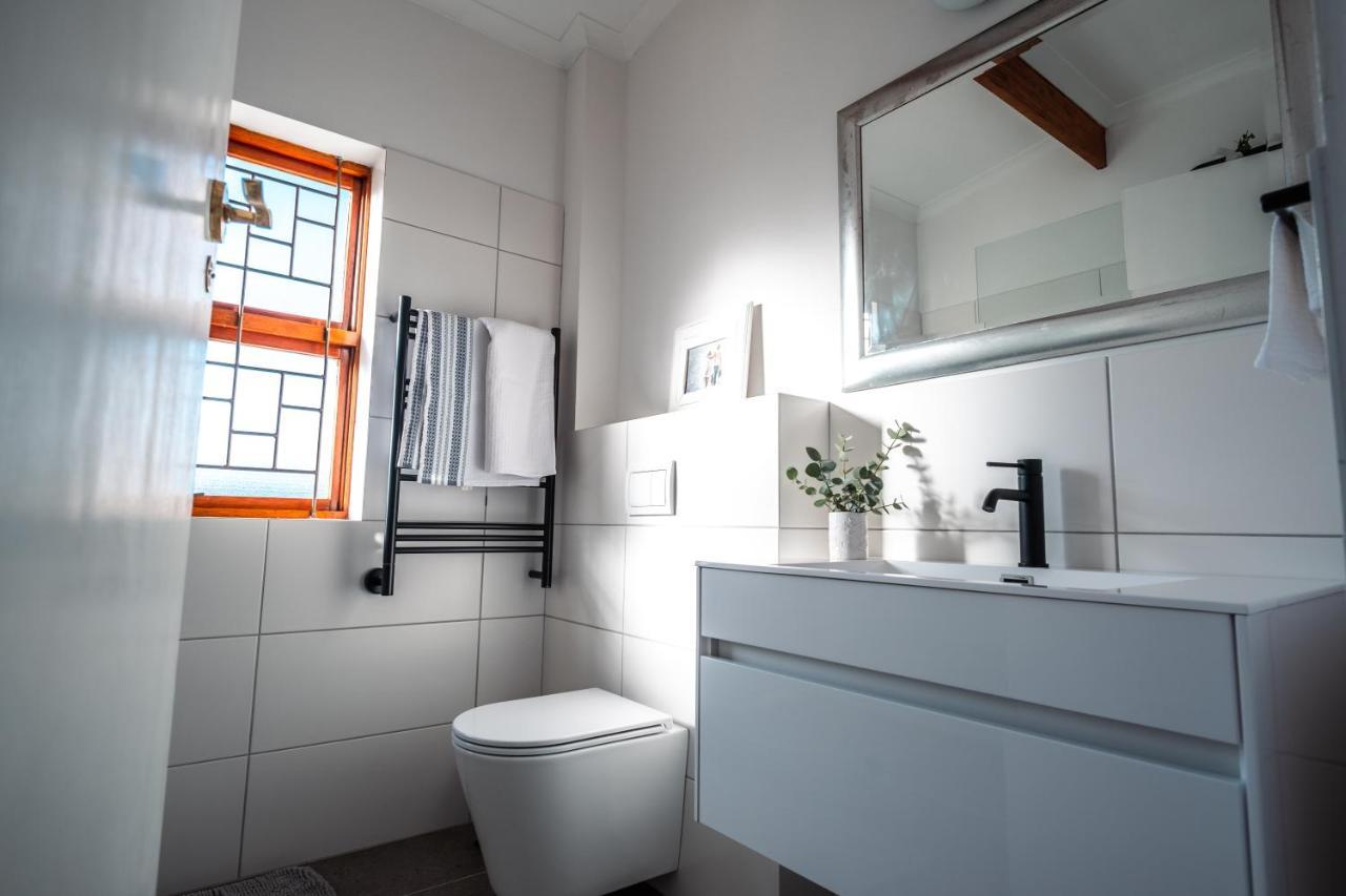 Luxury Suite Near Church Street Stellenbosch Bagian luar foto